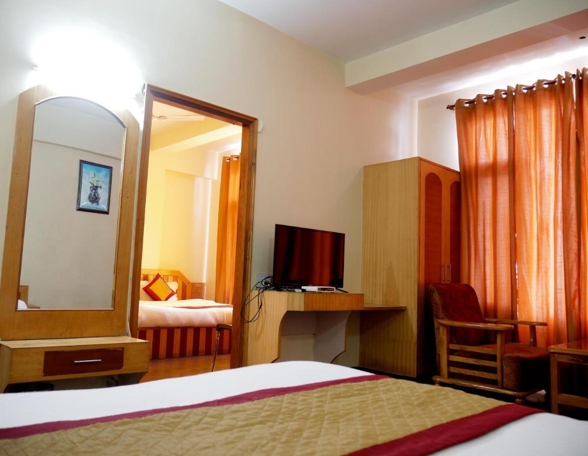 New Ambika International Mall Road Hotel Manāli Eksteriør bilde