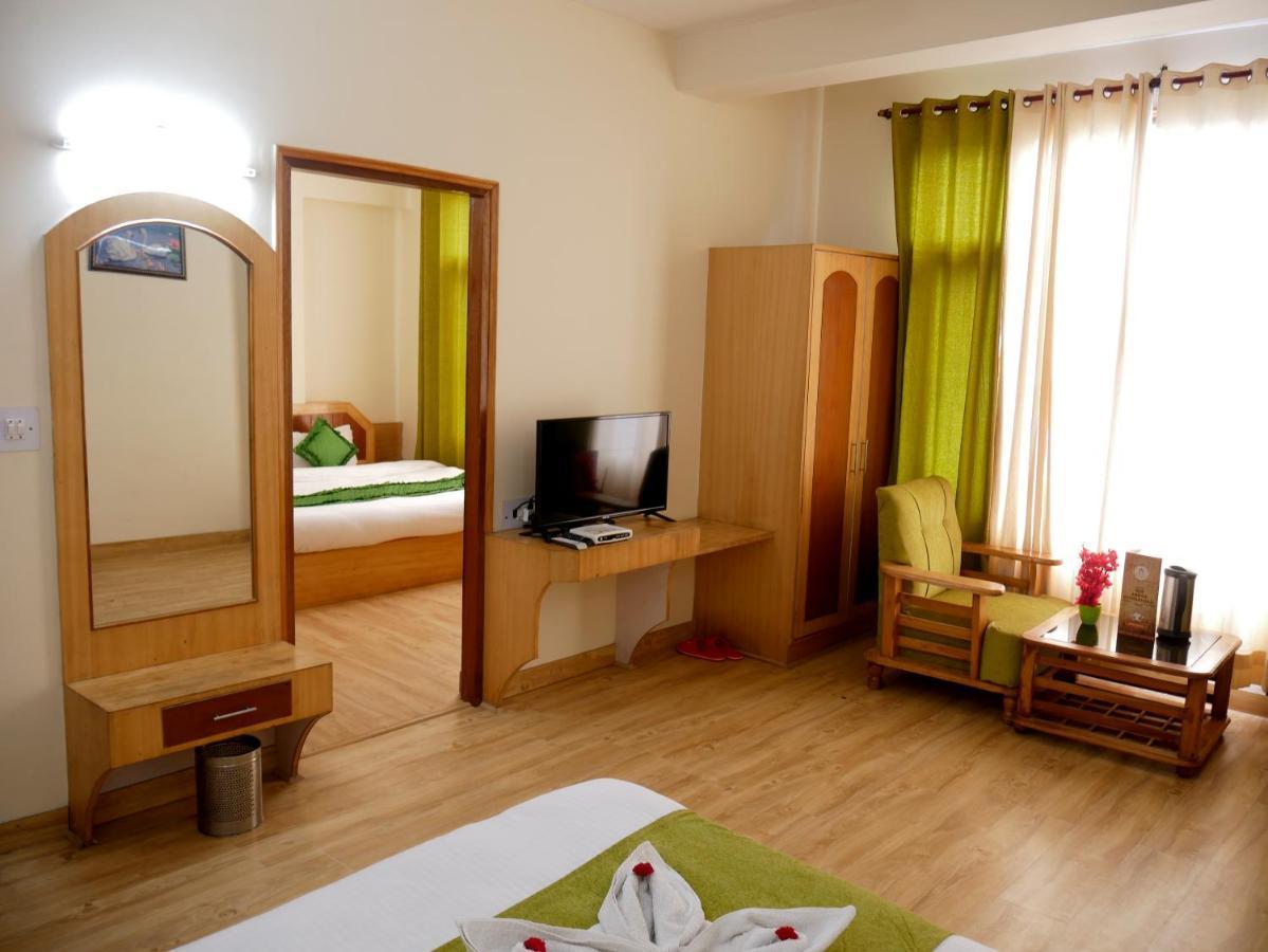 New Ambika International Mall Road Hotel Manāli Eksteriør bilde