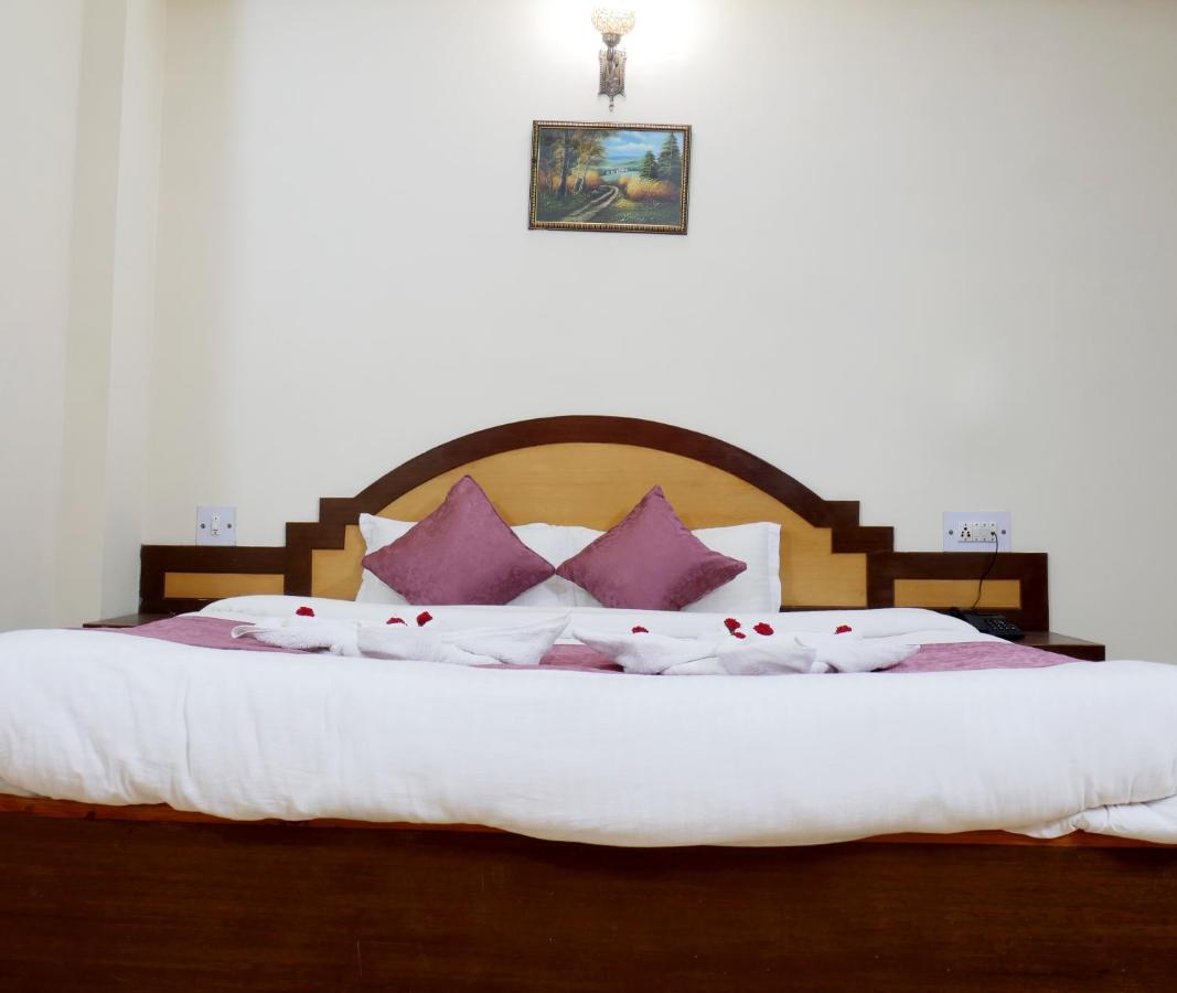 New Ambika International Mall Road Hotel Manāli Eksteriør bilde