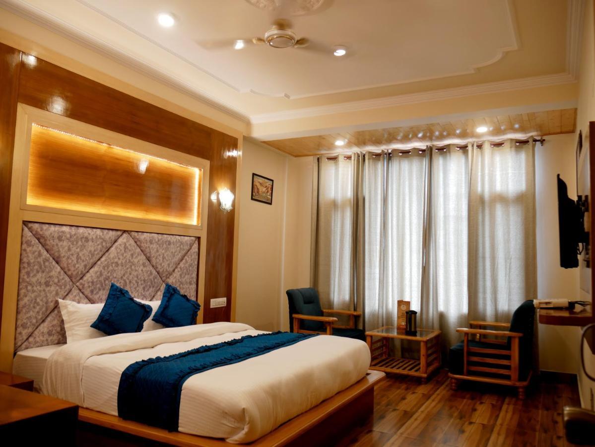 New Ambika International Mall Road Hotel Manāli Eksteriør bilde
