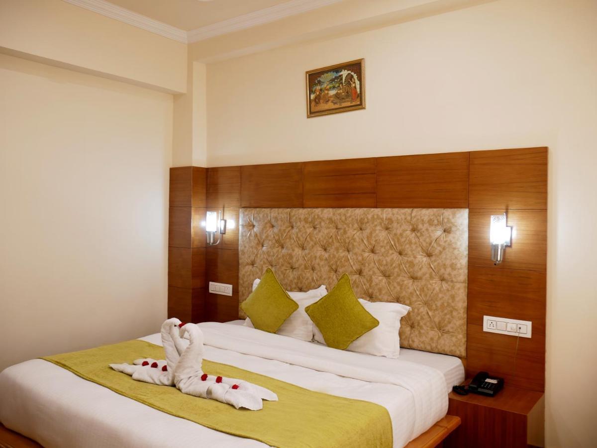New Ambika International Mall Road Hotel Manāli Eksteriør bilde