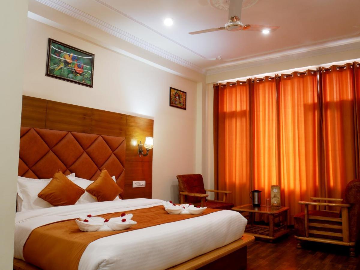 New Ambika International Mall Road Hotel Manāli Eksteriør bilde