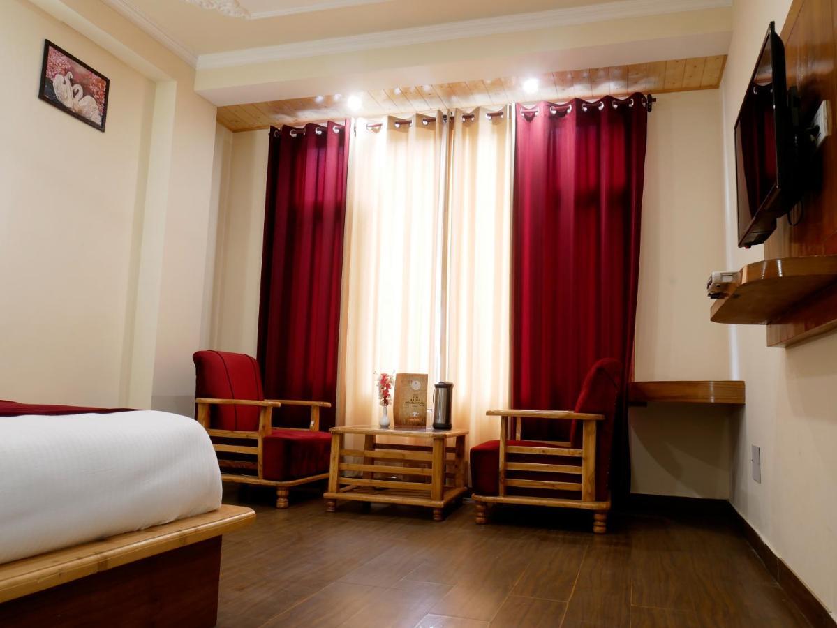 New Ambika International Mall Road Hotel Manāli Eksteriør bilde