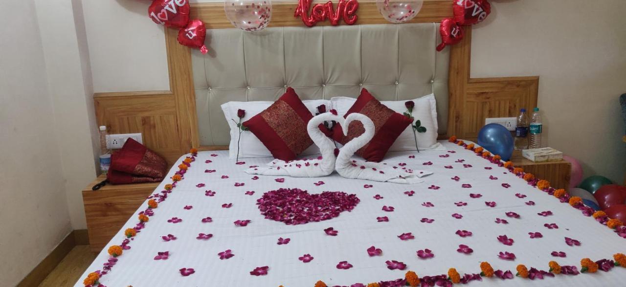 New Ambika International Mall Road Hotel Manāli Eksteriør bilde