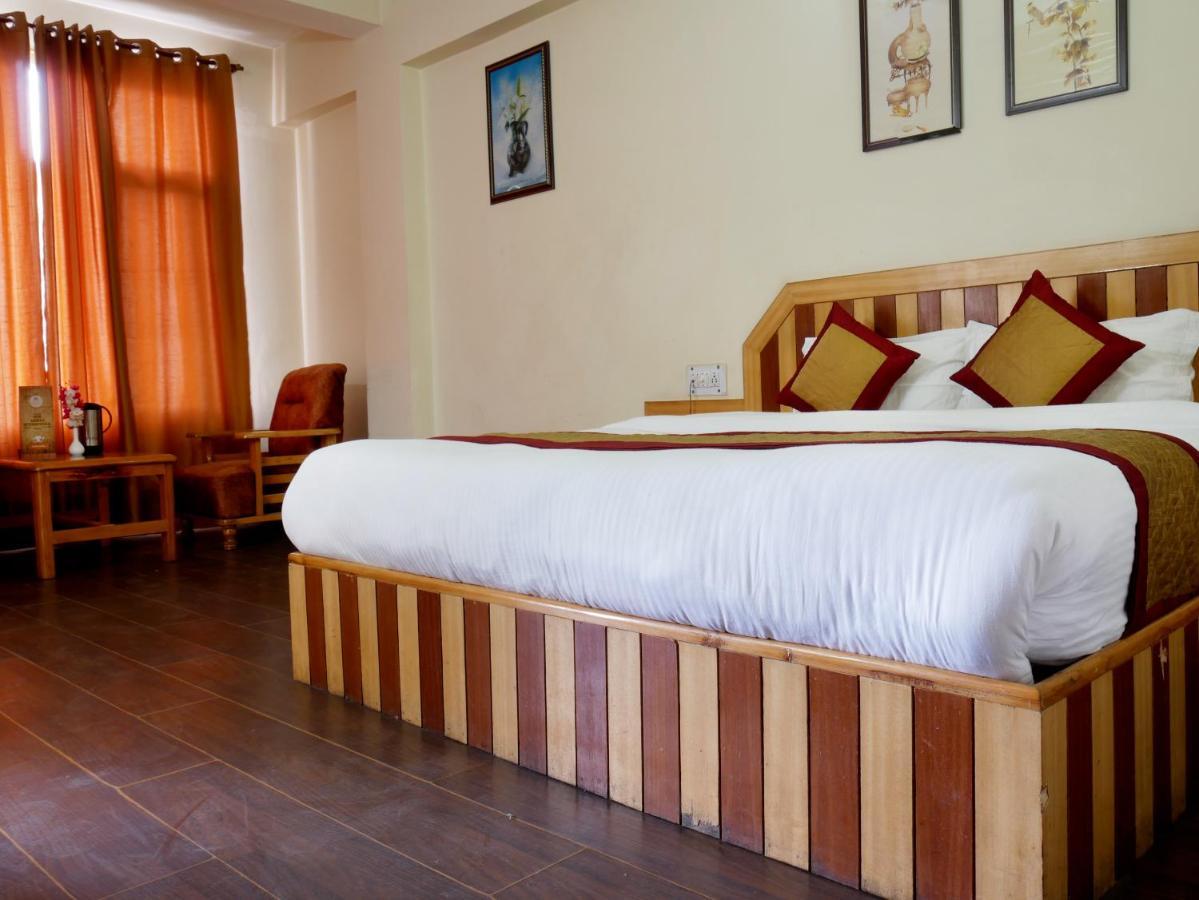 New Ambika International Mall Road Hotel Manāli Eksteriør bilde